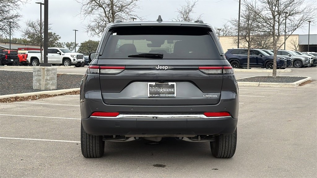 Used 2025 Jeep Grand Cherokee Laredo X w/ Luxury Tech Group I image 4