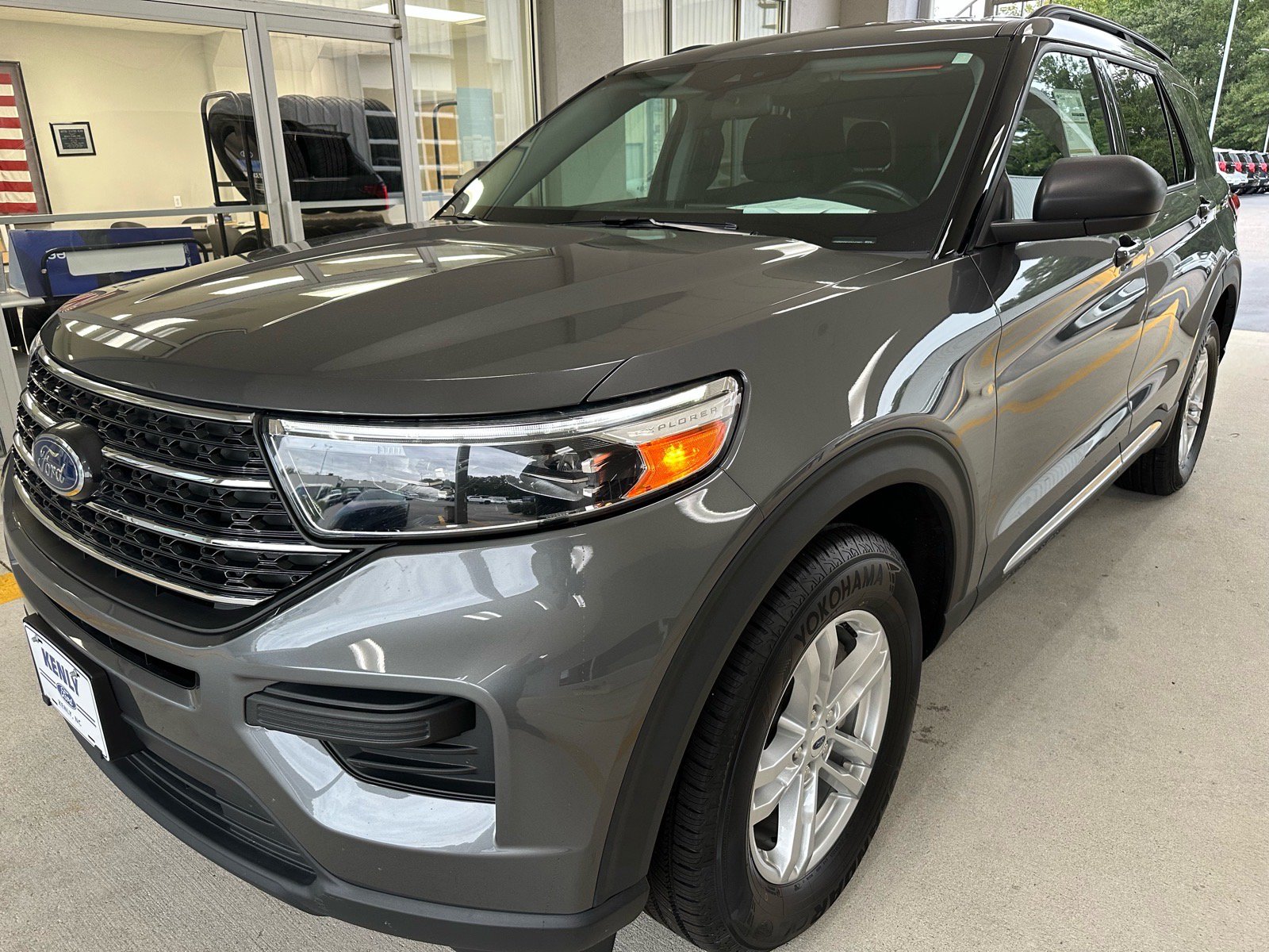 Certified 2023 Ford Explorer XLT AWD/4WD image 3