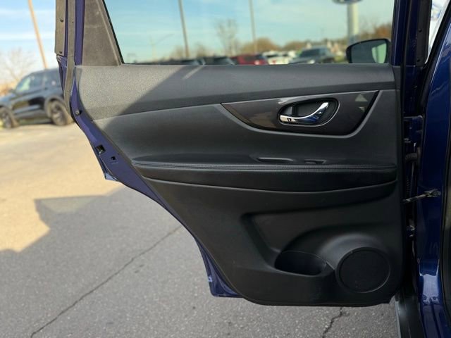 Used 2019 Nissan Rogue S image 16