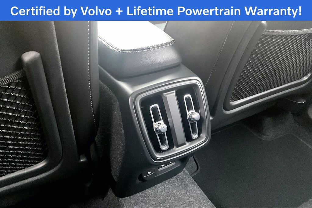 Certified 2026 Volvo XC40 B5 Plus image 31