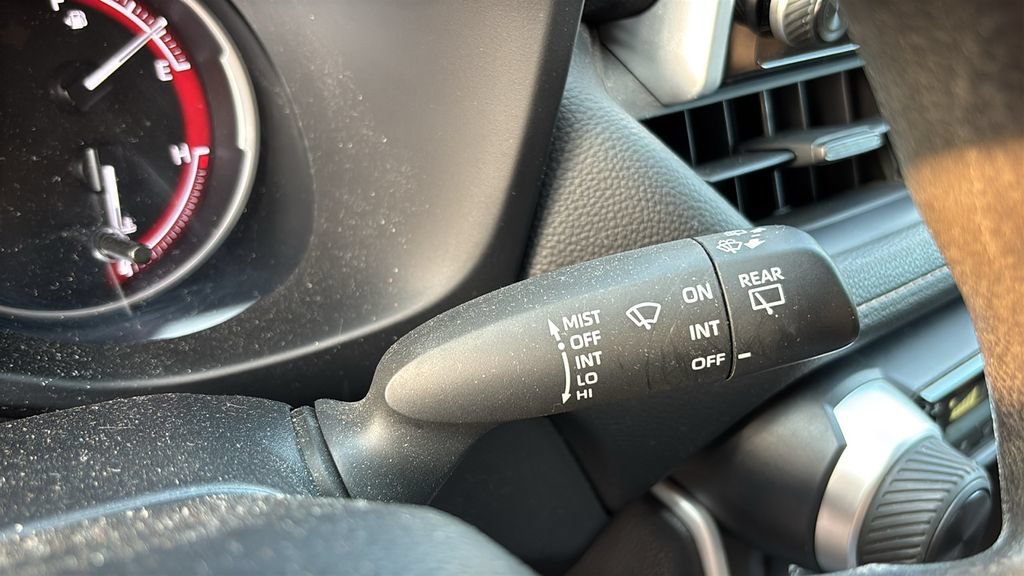 Used 2023 Toyota RAV4 LE AWD/4WD image 16