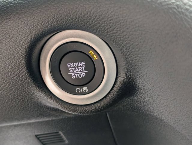 New 2027 Chrysler Pacifica Select FWD image 21