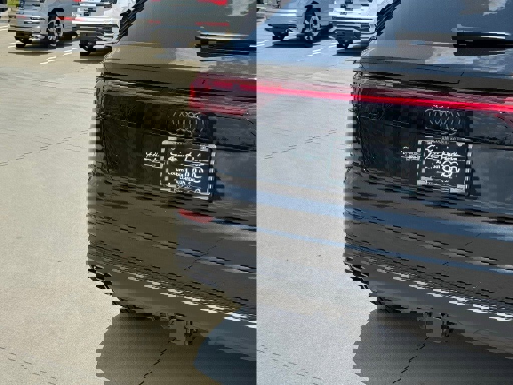 New 2025 Audi Q8 Premium image 14