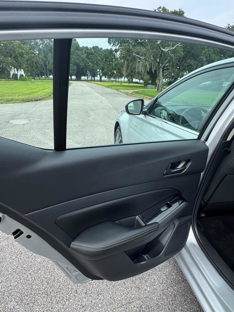 Used 2023 Nissan Altima 2.5 SV FWD image 11