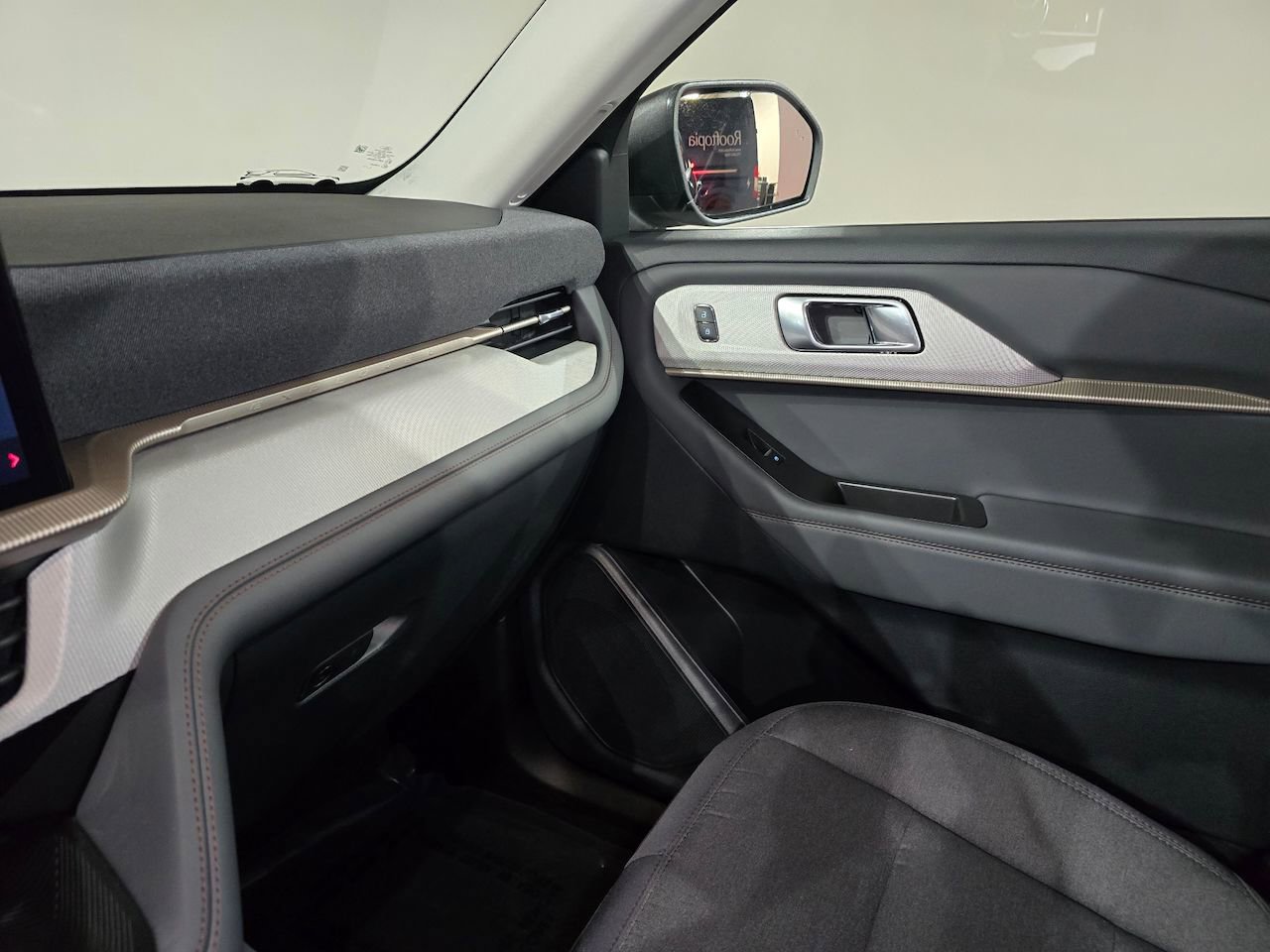 New 2026 Ford Explorer Active image 28