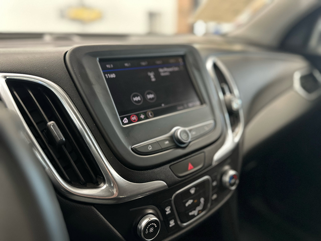 Used 2021 Chevrolet Equinox LT image 25