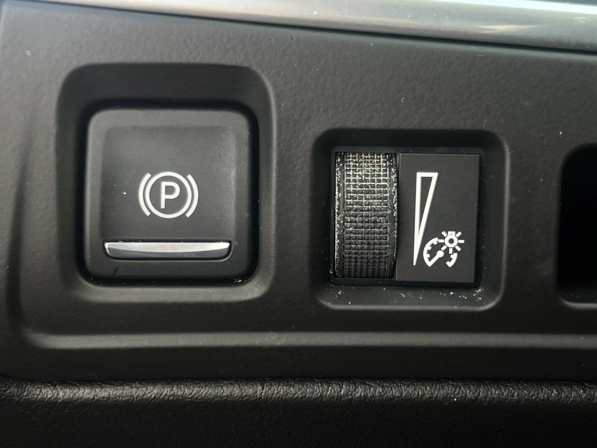 Used 2017 Cadillac XT5 Luxury w/ Driver Awareness Package FWD image 39