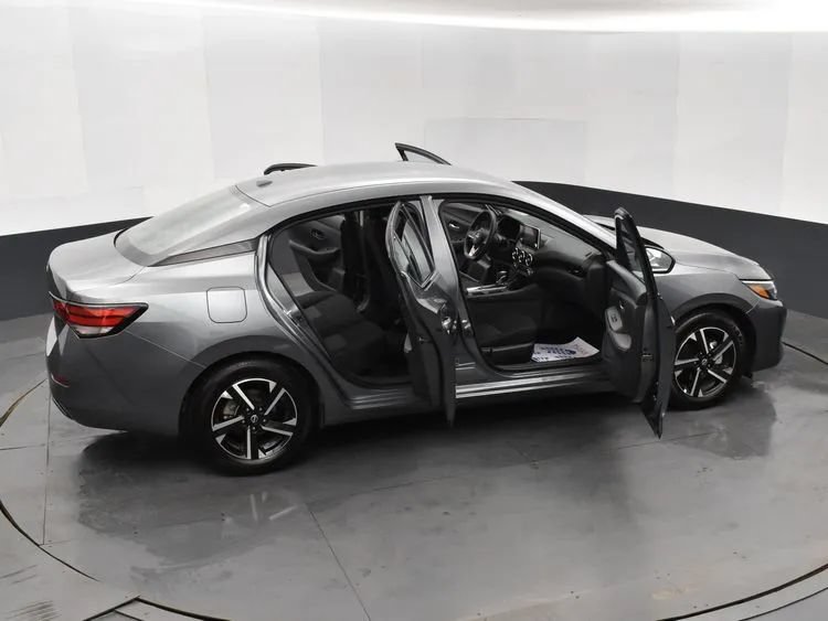 Used 2025 Nissan Sentra SV FWD image 6