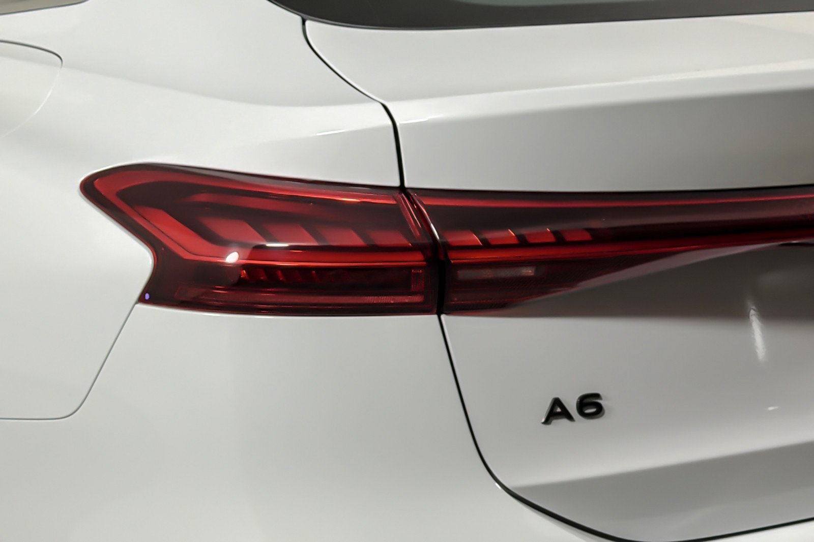 Used 2025 Audi A6 e-tron Premium RWD image 26