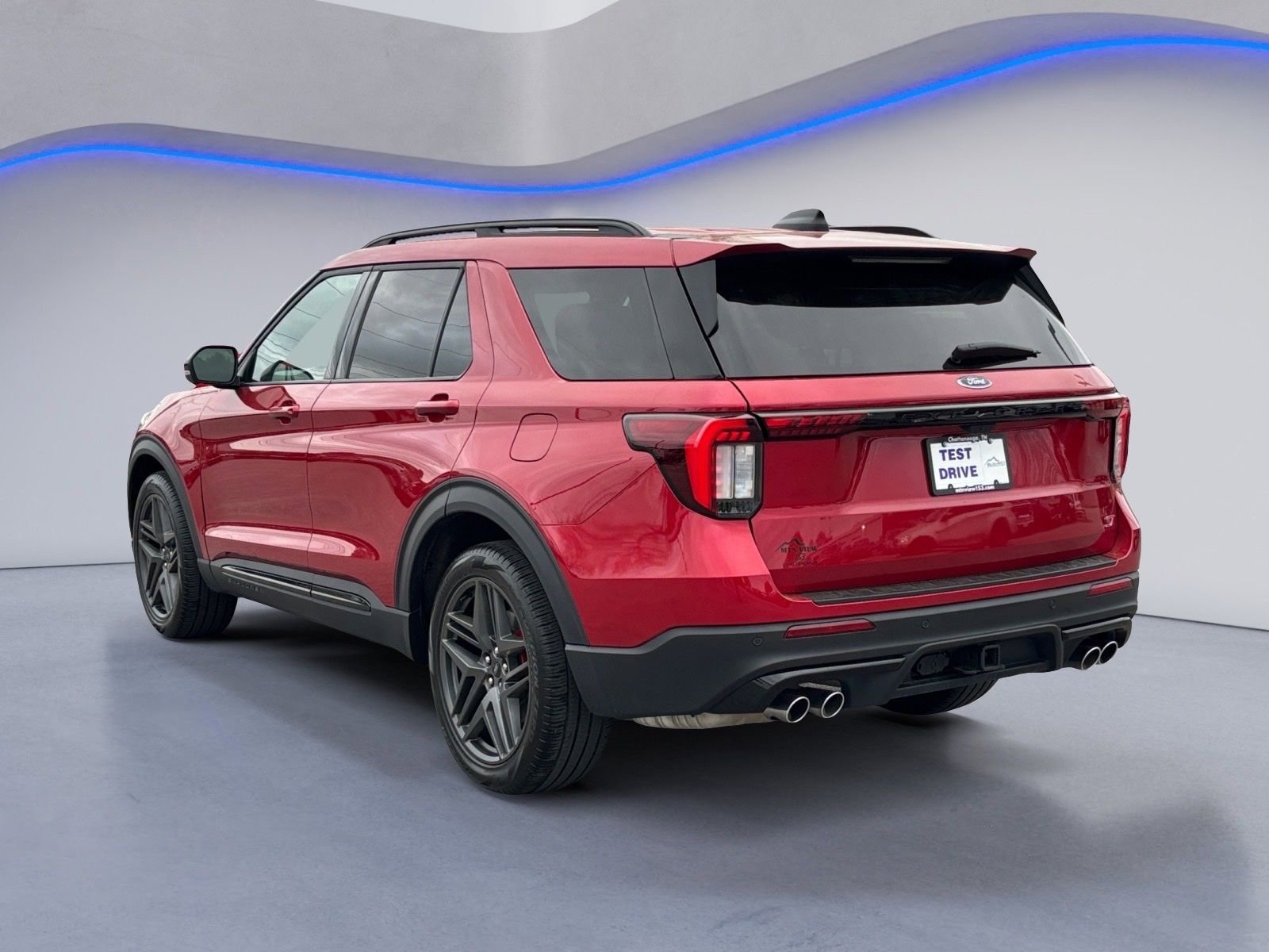 Used 2025 Ford Explorer ST image 3