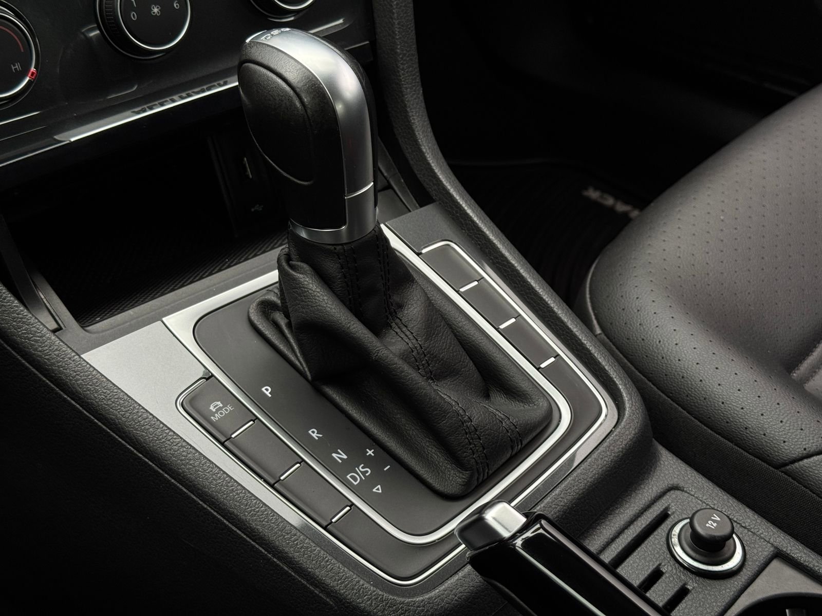 Used 2019 Volkswagen Golf Alltrack S image 24