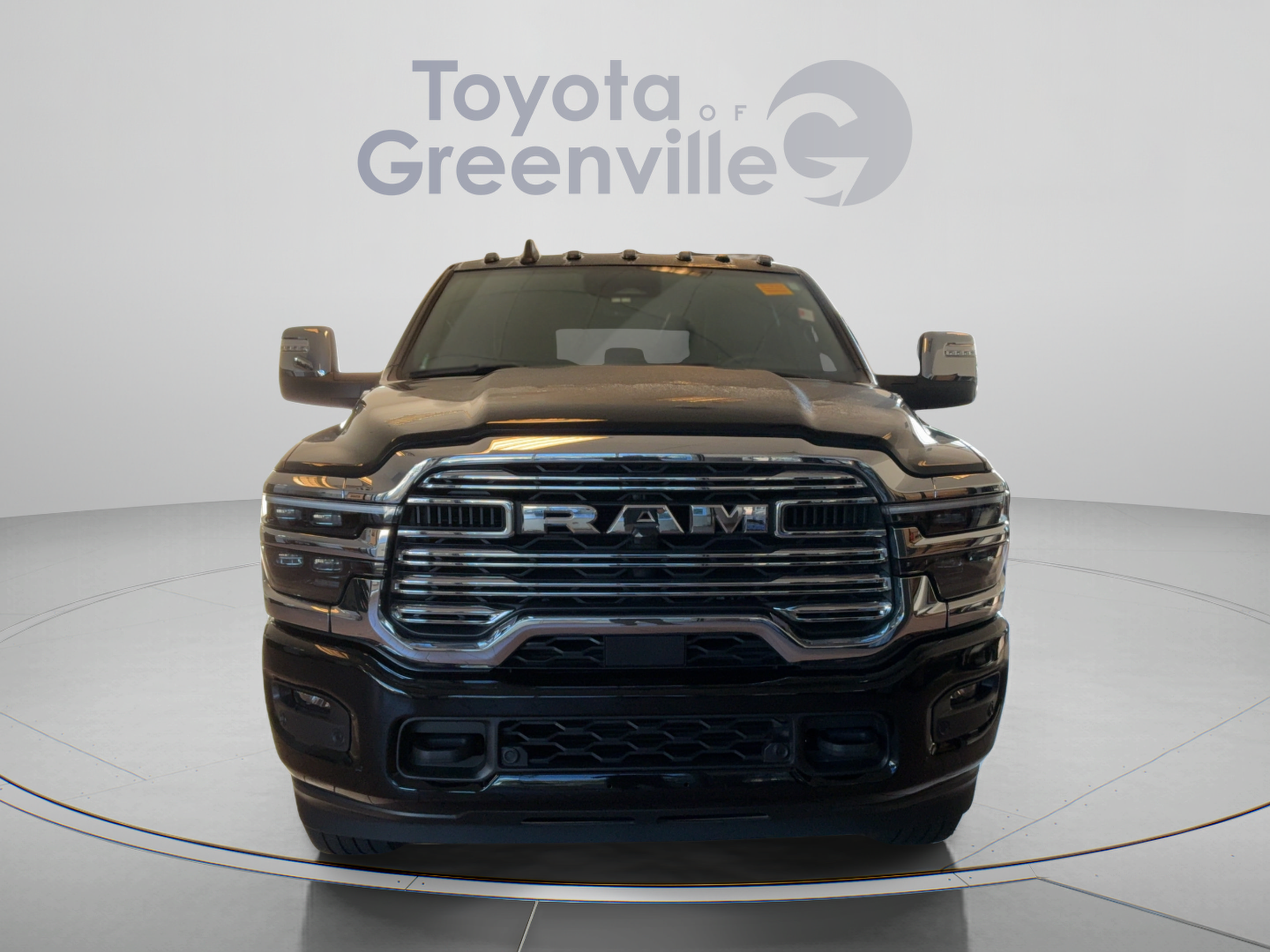 Used 2025 RAM 2500 Laramie AWD/4WD image 9