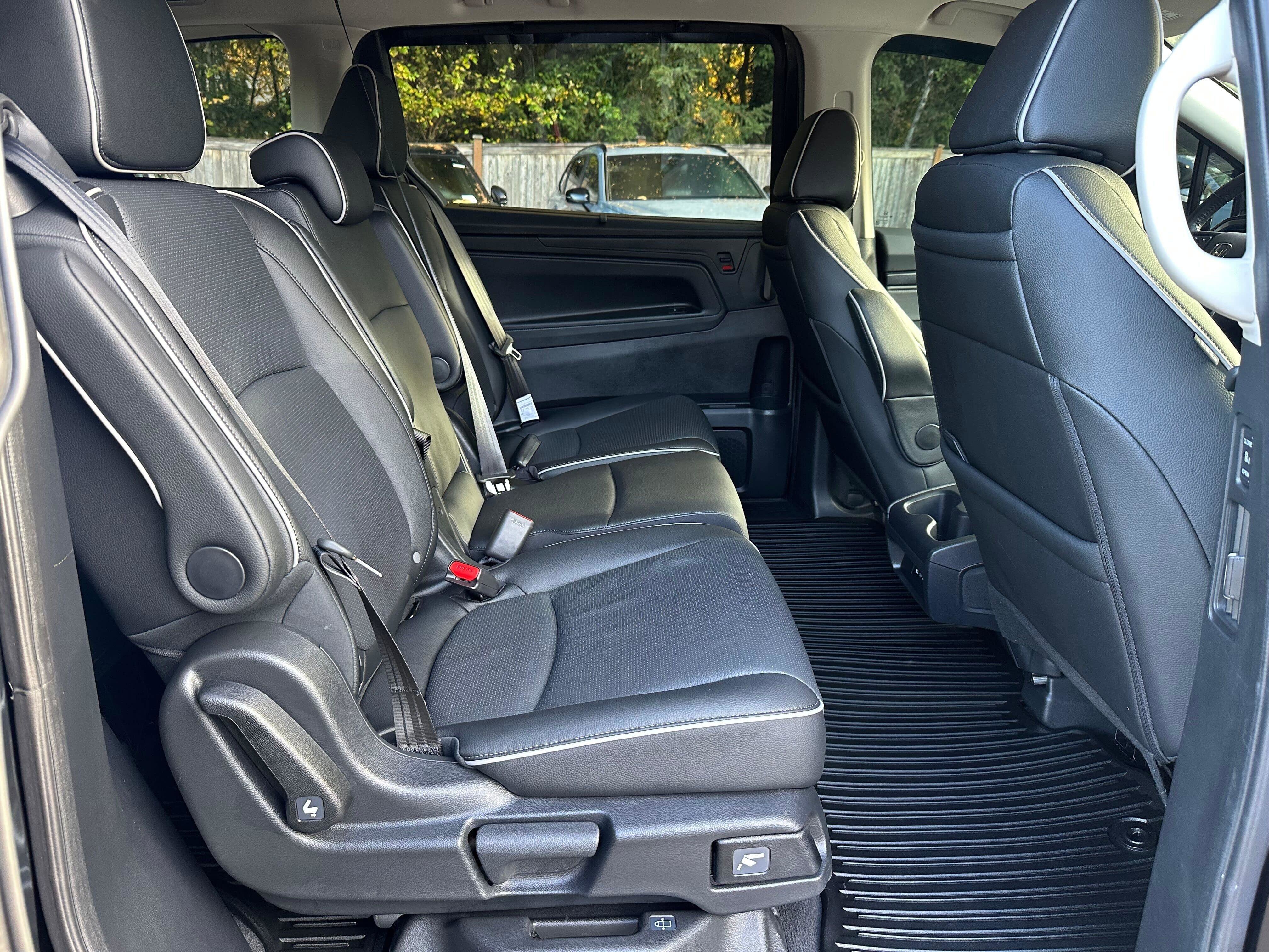 Used 2025 Honda Odyssey Elite image 12