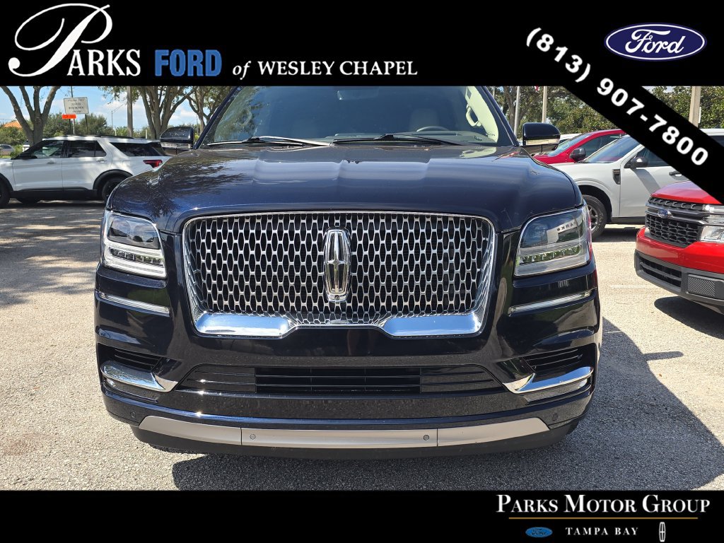 Used 2021 Lincoln Navigator Reserve w/ Luxury Package RWD image 3