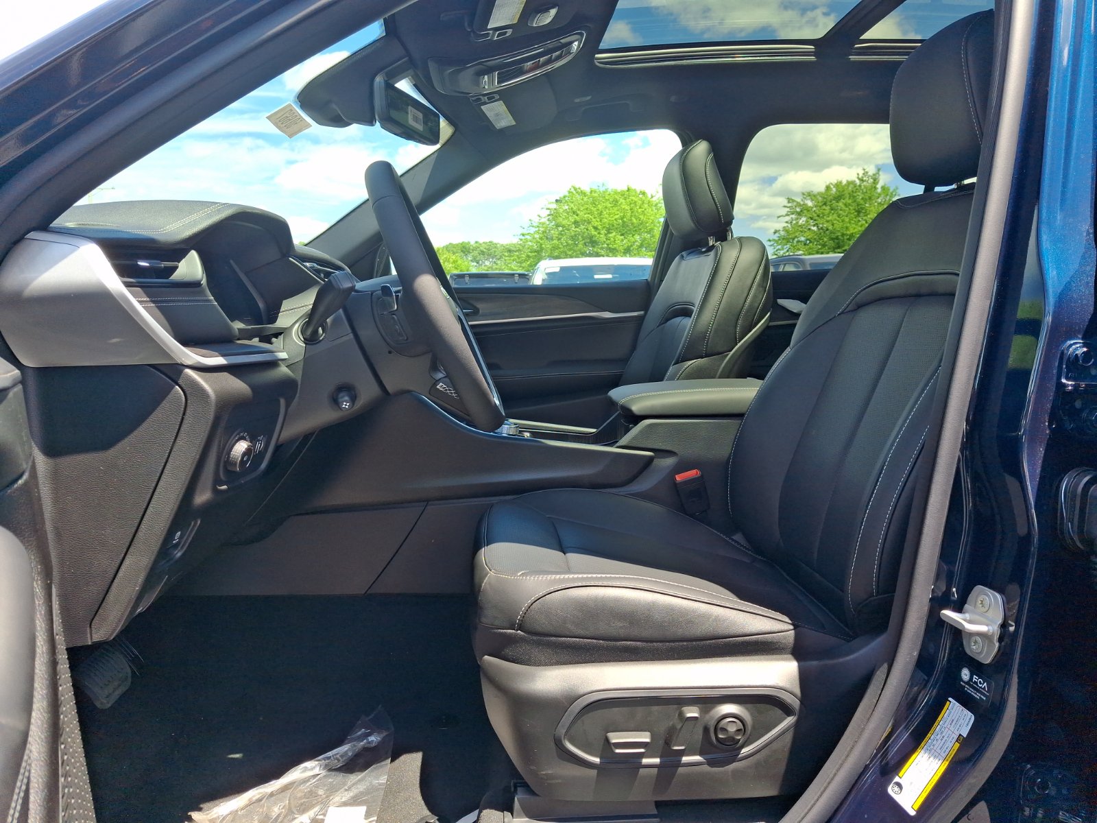 New 2026 Jeep Grand Cherokee Limited AWD/4WD image 10
