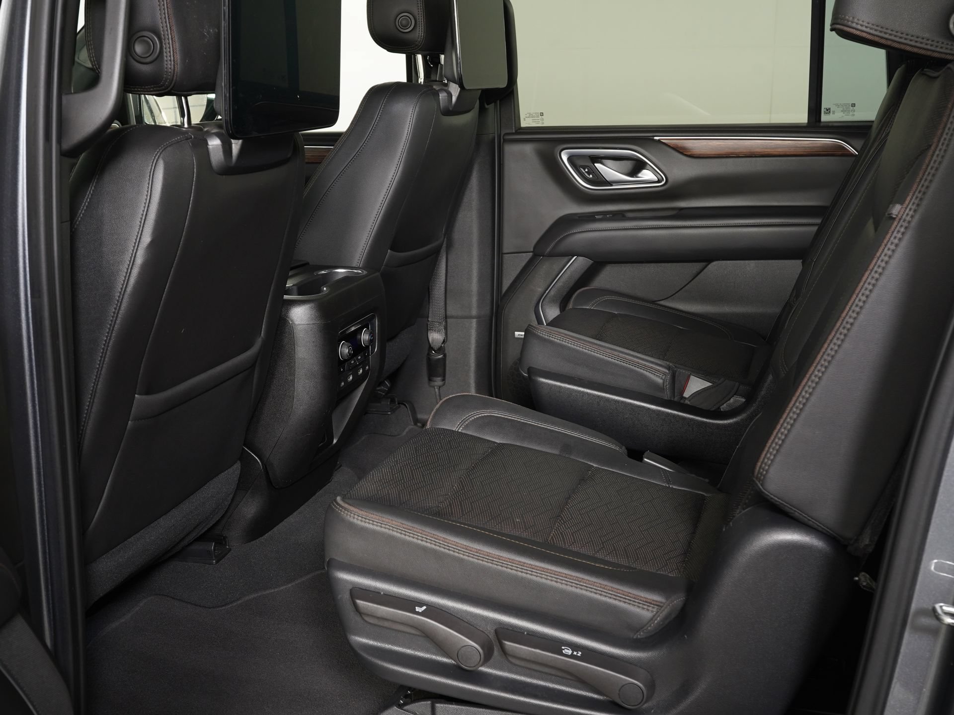 Used 2021 Chevrolet Suburban High Country AWD/4WD image 14