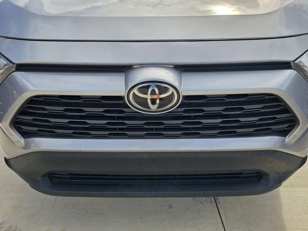 Used 2023 Toyota RAV4 LE FWD image 6