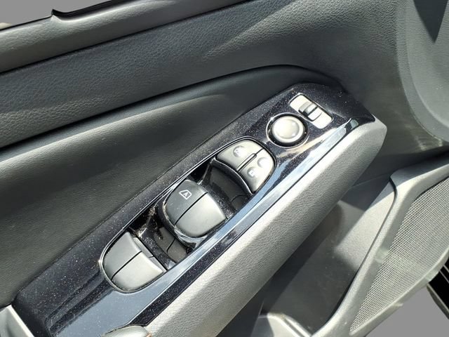 Certified 2025 Nissan Altima 2.5 SR FWD image 18