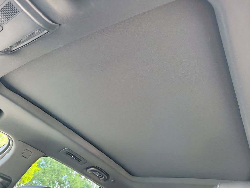 Used 2025 Cadillac XT6 Premium Luxury w/ Technology Package image 36