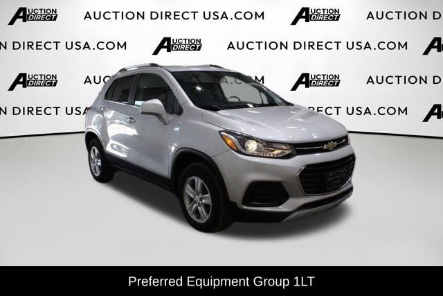 Used 2019 Chevrolet Trax LT w/ LT Convenience Package image 2