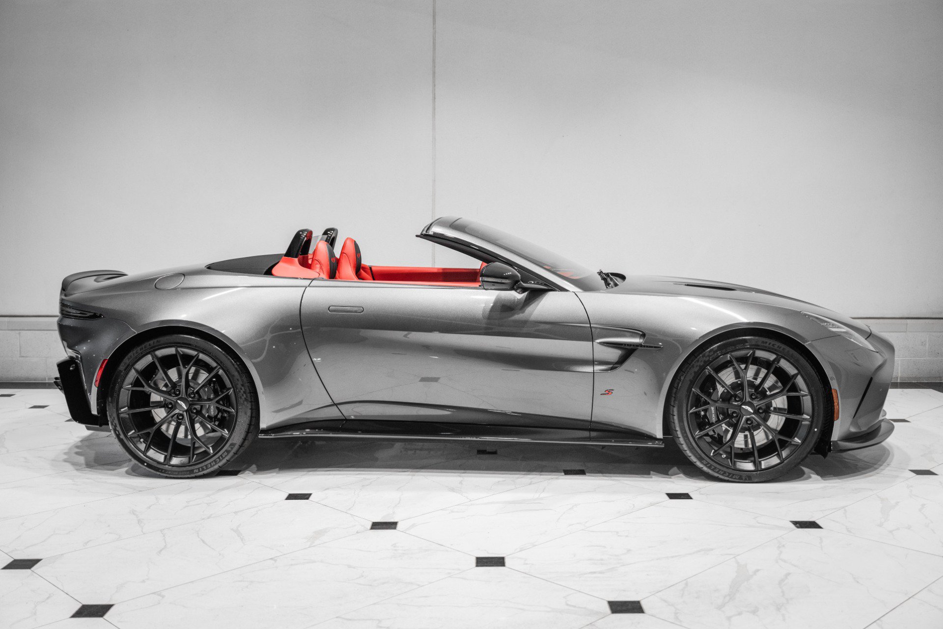 New 2026 Aston Martin V8 Vantage S RWD image 44