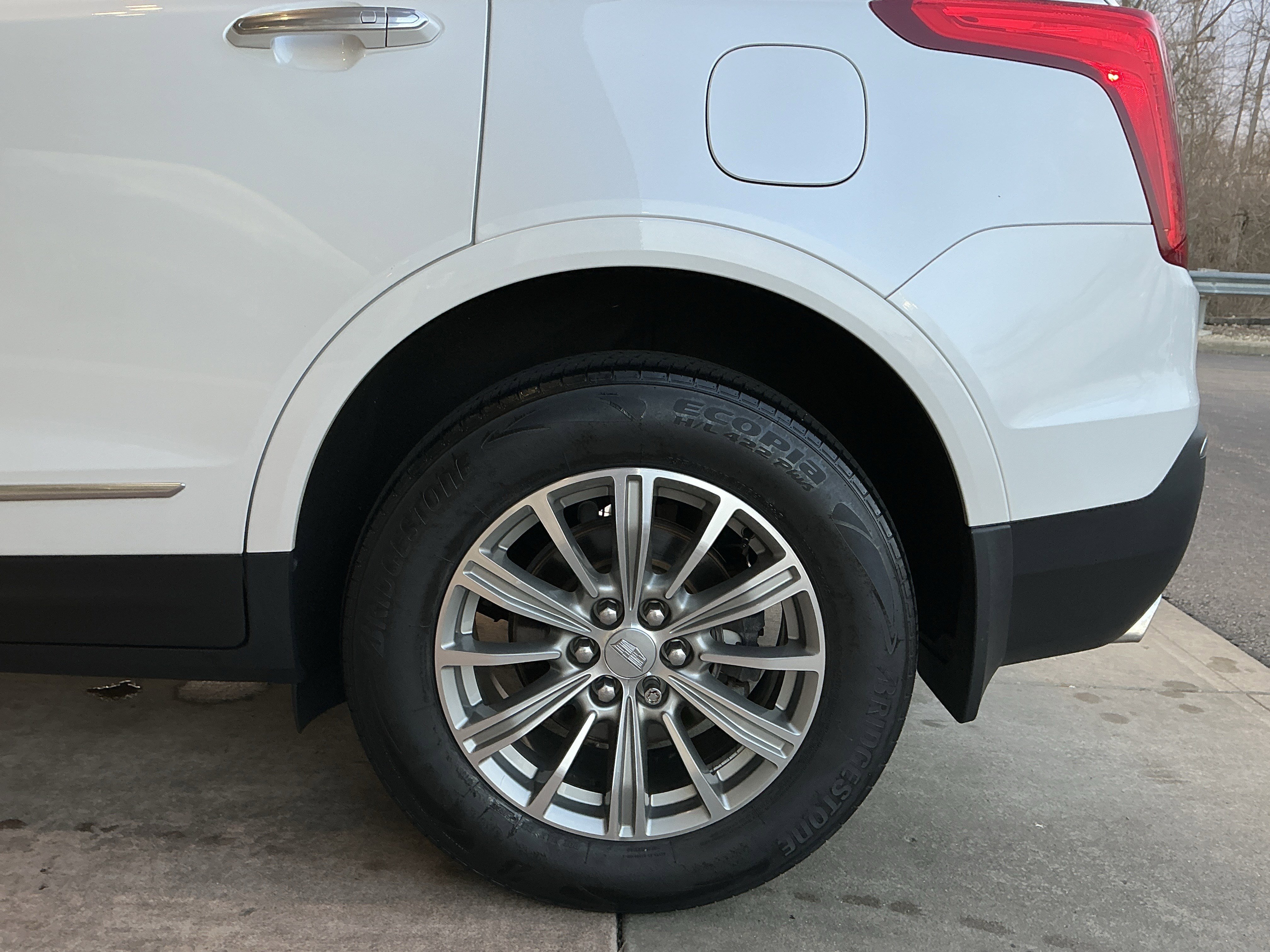 Used 2018 Cadillac XT5 Luxury w/ Driver Awareness Package image 23