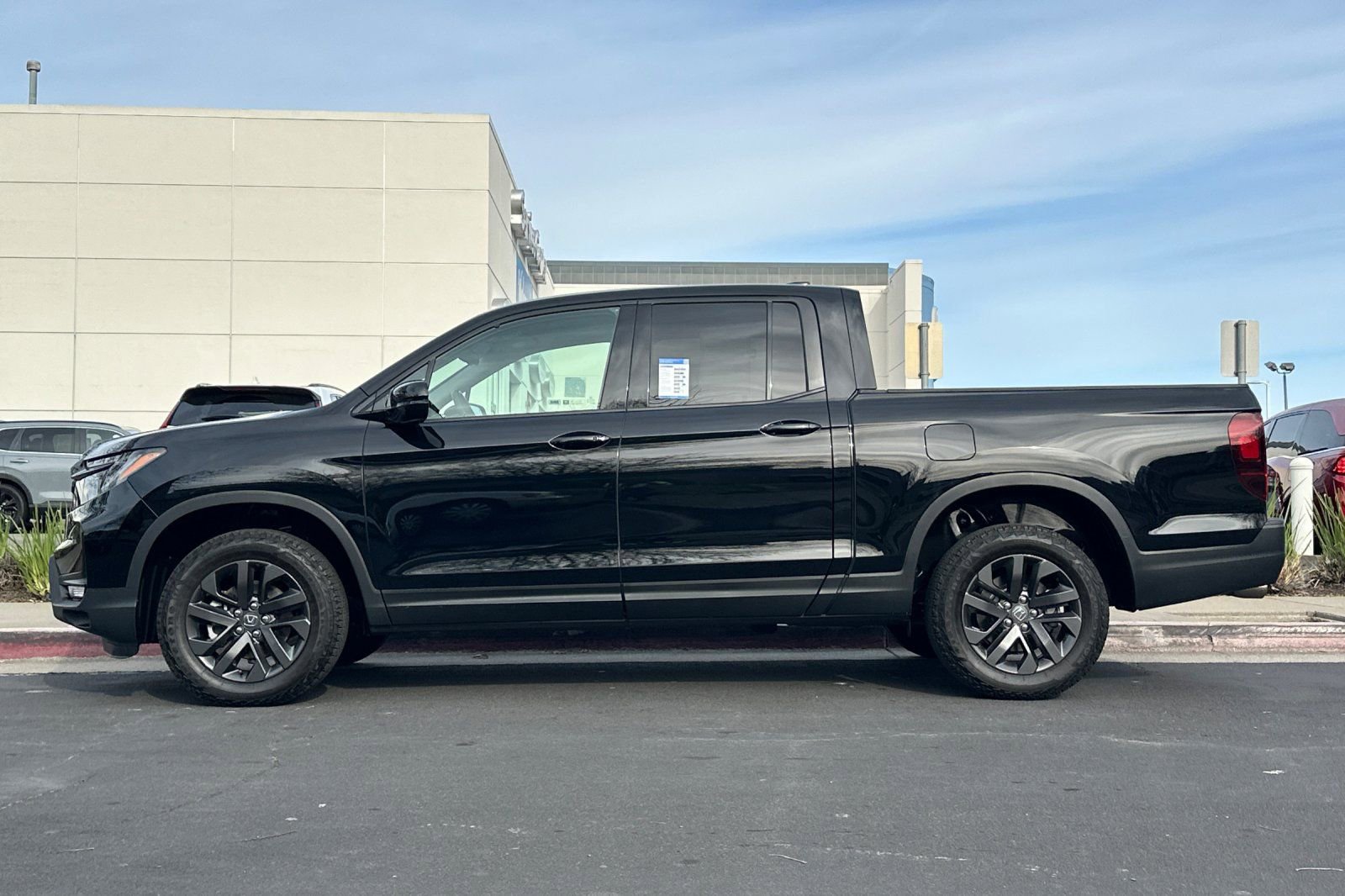 Used 2025 Honda Ridgeline Sport image 6
