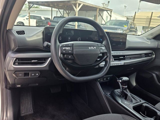 Used 2025 Kia K4 FWD image 15