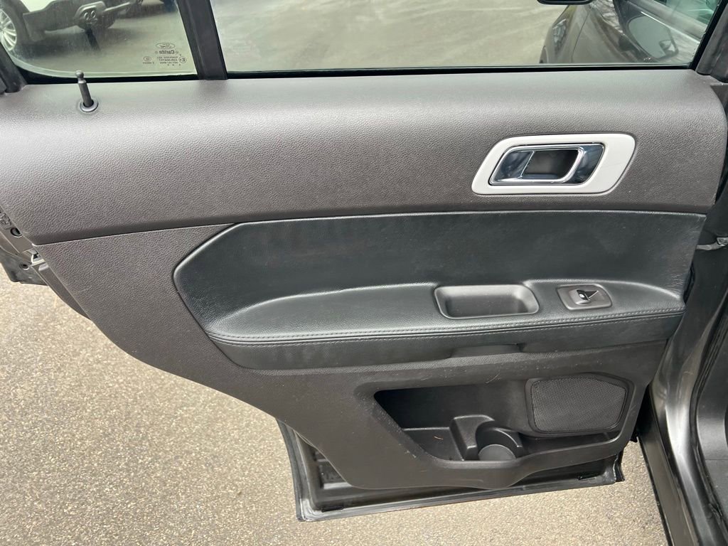 Used 2015 Ford Explorer XLT w/ Equipment Group 202A image 18