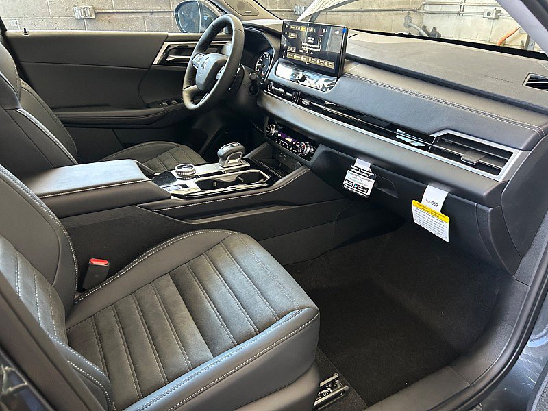 New 2026 Mitsubishi Outlander SE FWD image 24