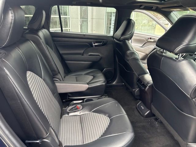 Used 2023 Toyota Highlander XSE AWD/4WD image 31