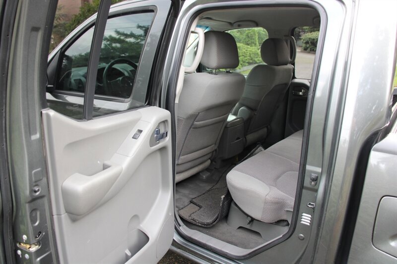 Used 2006 Nissan Frontier SE w/ (P01) Power Pkg RWD image 14