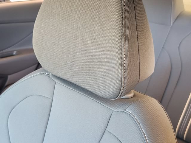 Certified 2025 Hyundai Elantra Sport FWD image 9