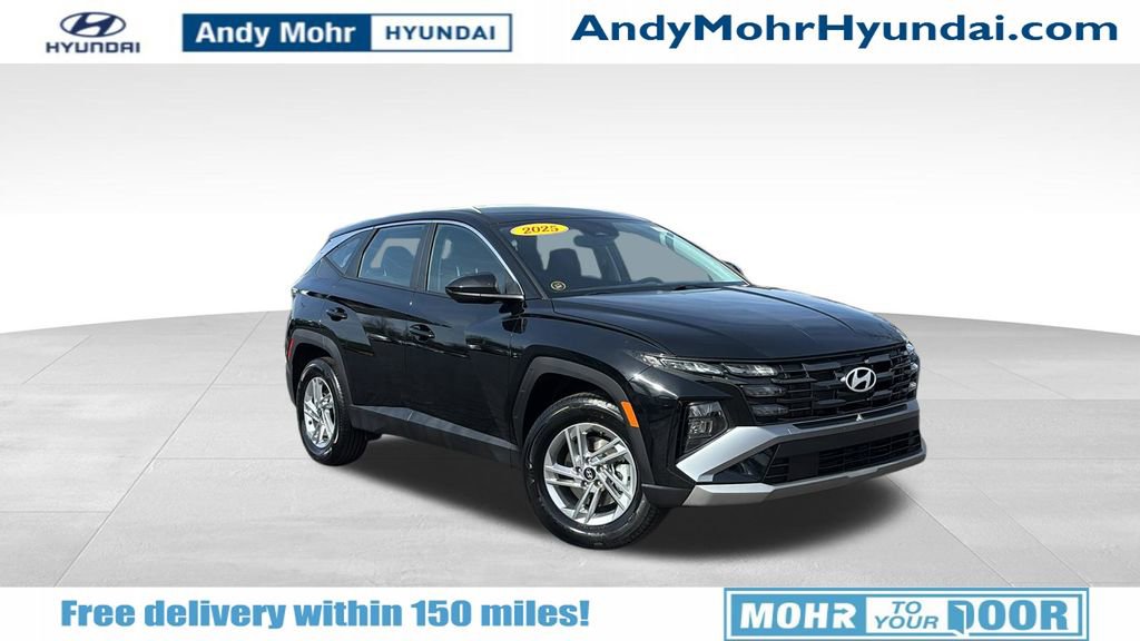 Used 2025 Hyundai Tucson SE AWD/4WD image 1