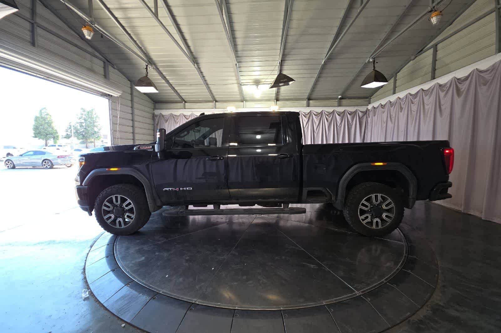 Used 2020 GMC Sierra 2500 AT4 w/ AT4 Premium Package AWD/4WD image 6
