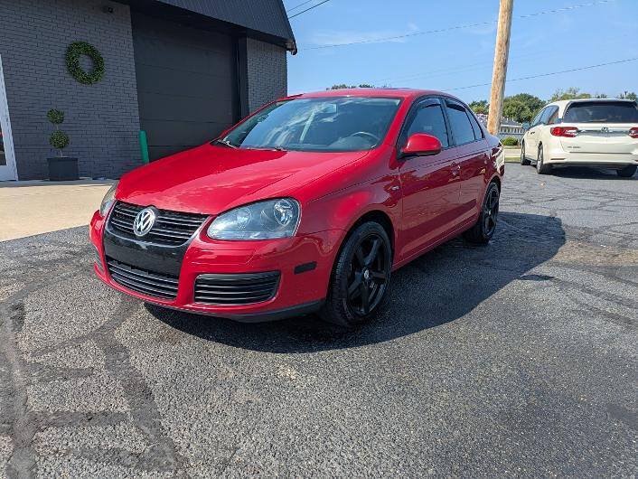 Used 2010 Volkswagen Jetta Wolfsburg Edition FWD image 2