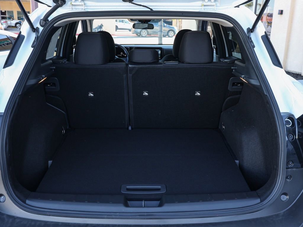 Used 2026 Nissan Kicks SV w/ Charging Package image 16