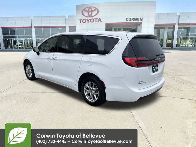 Used 2024 Chrysler Pacifica Touring-L FWD video 3