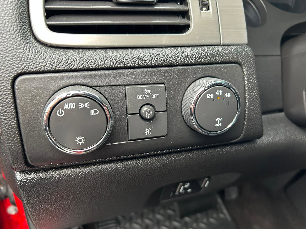 Used 2013 Chevrolet Silverado 2500 LTZ w/ LTZ Plus Package image 13