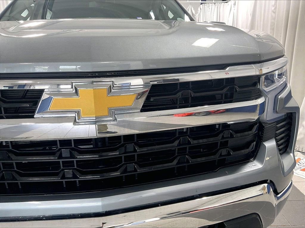 Used 2023 Chevrolet Silverado 1500 LT AWD/4WD image 32