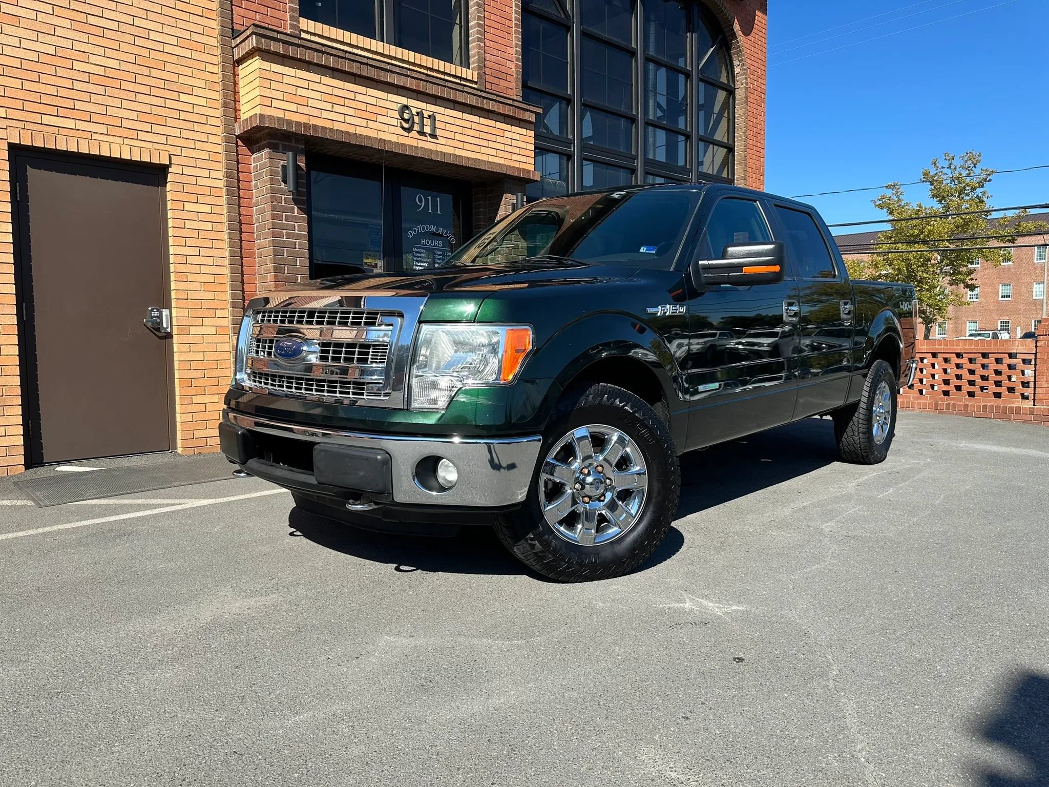 Used 2013 Ford F150 XLT w/ Luxury Equipment Group AWD/4WD image 2