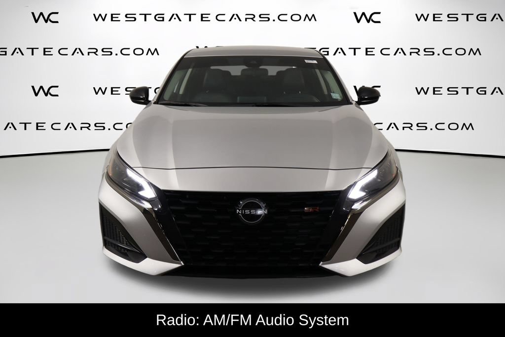 Used 2024 Nissan Altima 2.5 SR FWD image 2