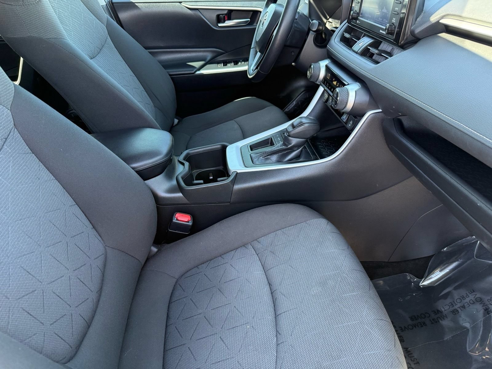 Used 2022 Toyota RAV4 XLE w/ XLE Grade Weather Package FWD image 31