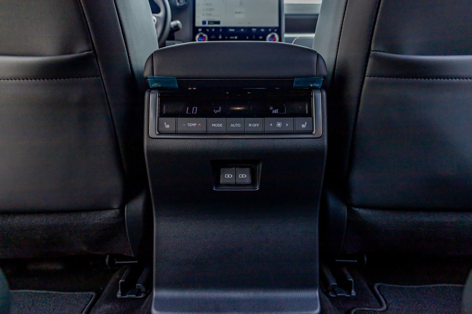 Used 2026 Lexus GX 550 w/ Cold Area Package AWD/4WD image 30