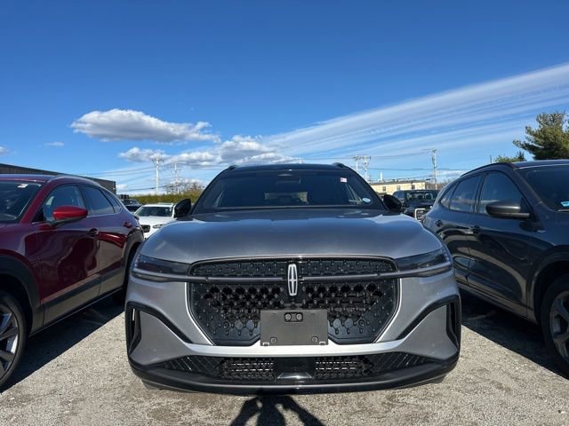 Used 2024 Lincoln Nautilus Reserve w/ Equipment Group 202A image 2