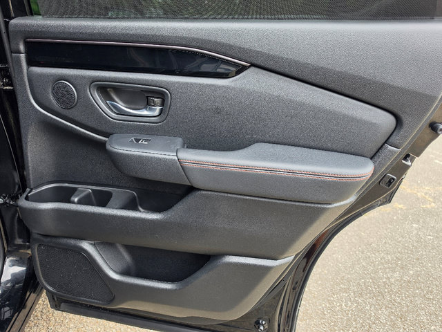Certified 2025 Honda Pilot TrailSport image 18