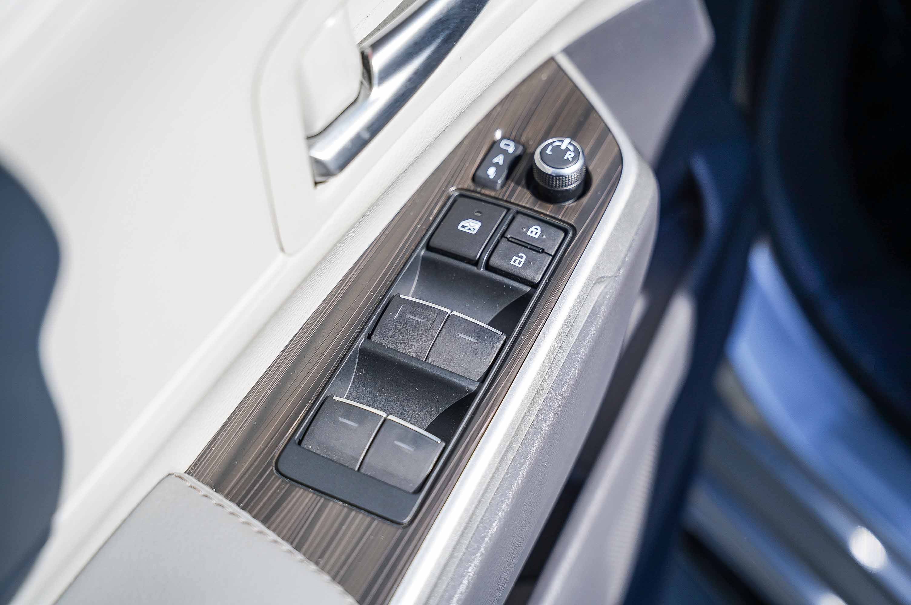 Certified 2023 Toyota Sienna Limited image 18