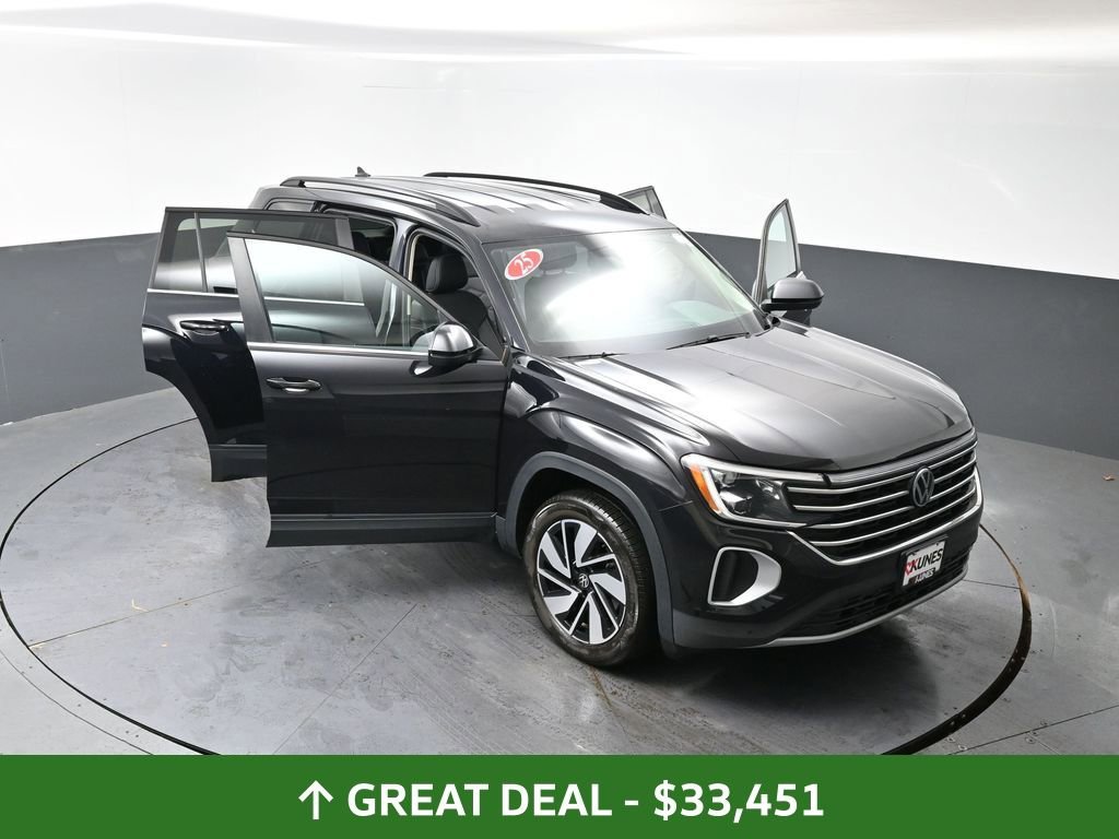 Used 2025 Volkswagen Atlas SE image 63