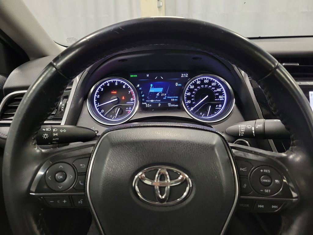 Used 2020 Toyota Camry XLE image 15