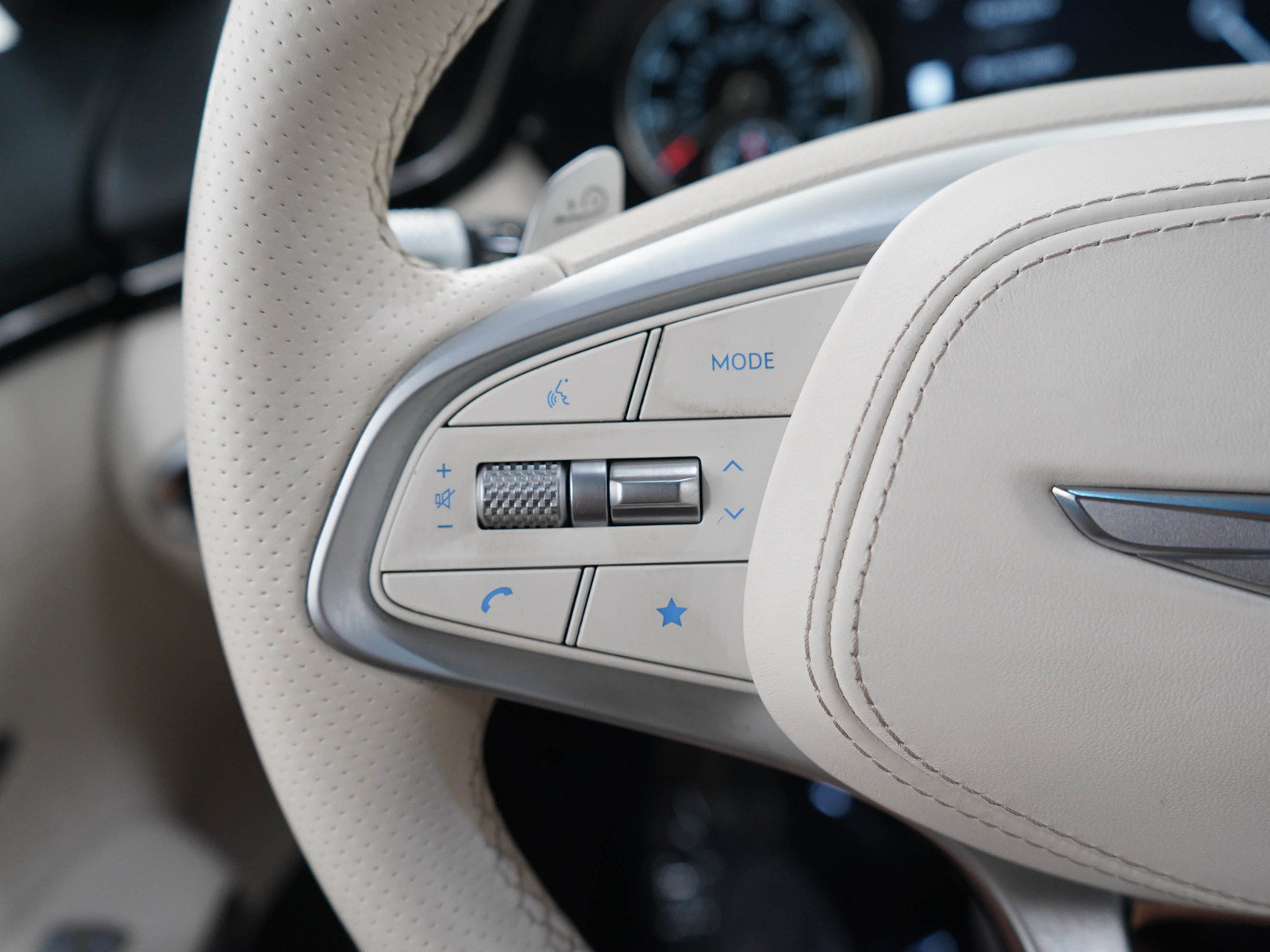 Used 2023 Genesis Electrified GV70 AWD/4WD image 24